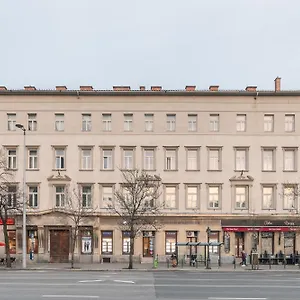 Basilica Palace Apartment